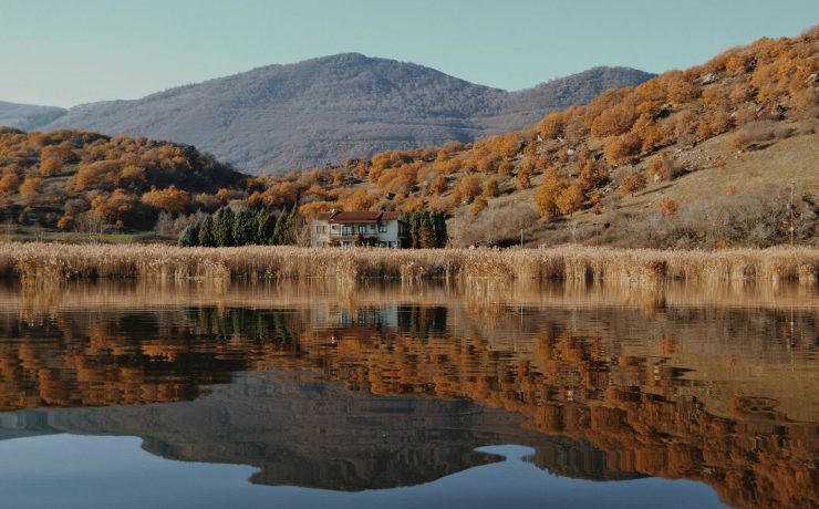 Ψαράδες Φλώρινας: Το travelgirl.gr σε ξεναγεί σε έναν παραδοσιακό οικισμό με καταπληκτική αρχιτεκτονική