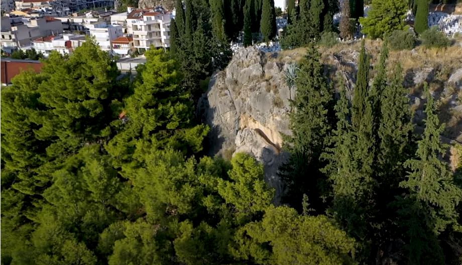 Ο Λέων του Ναυπλίου: Το μνημείο που εδώ και 180 χρόνια αποδίδει φόρο τιμής στα θύματα από επιδημίες