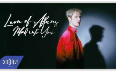 Mad Into You: Ο διεθνής Leon of Athens σε μια πολύχρωμη ενεργειακή έκρηξη σύγχρονης pop!