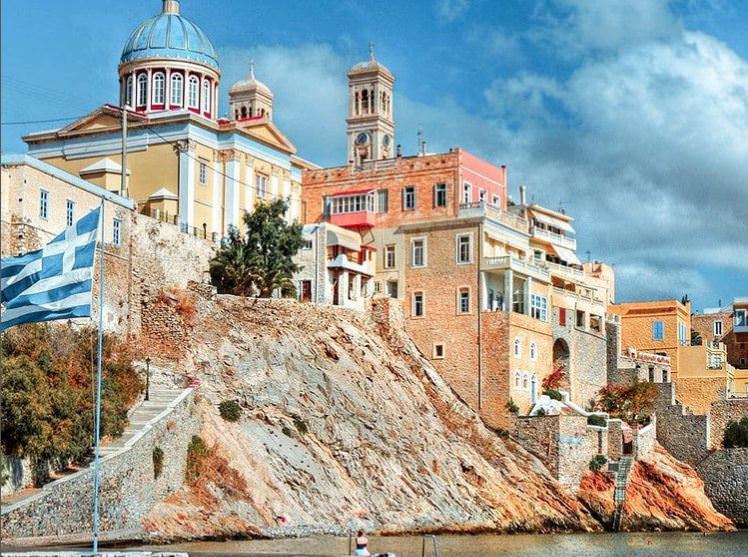 Σύρος: Το travelgirl.gr προτείνει να κάνεις Πάσχα στην "Αρχόντισσα των Κυκλάδων"