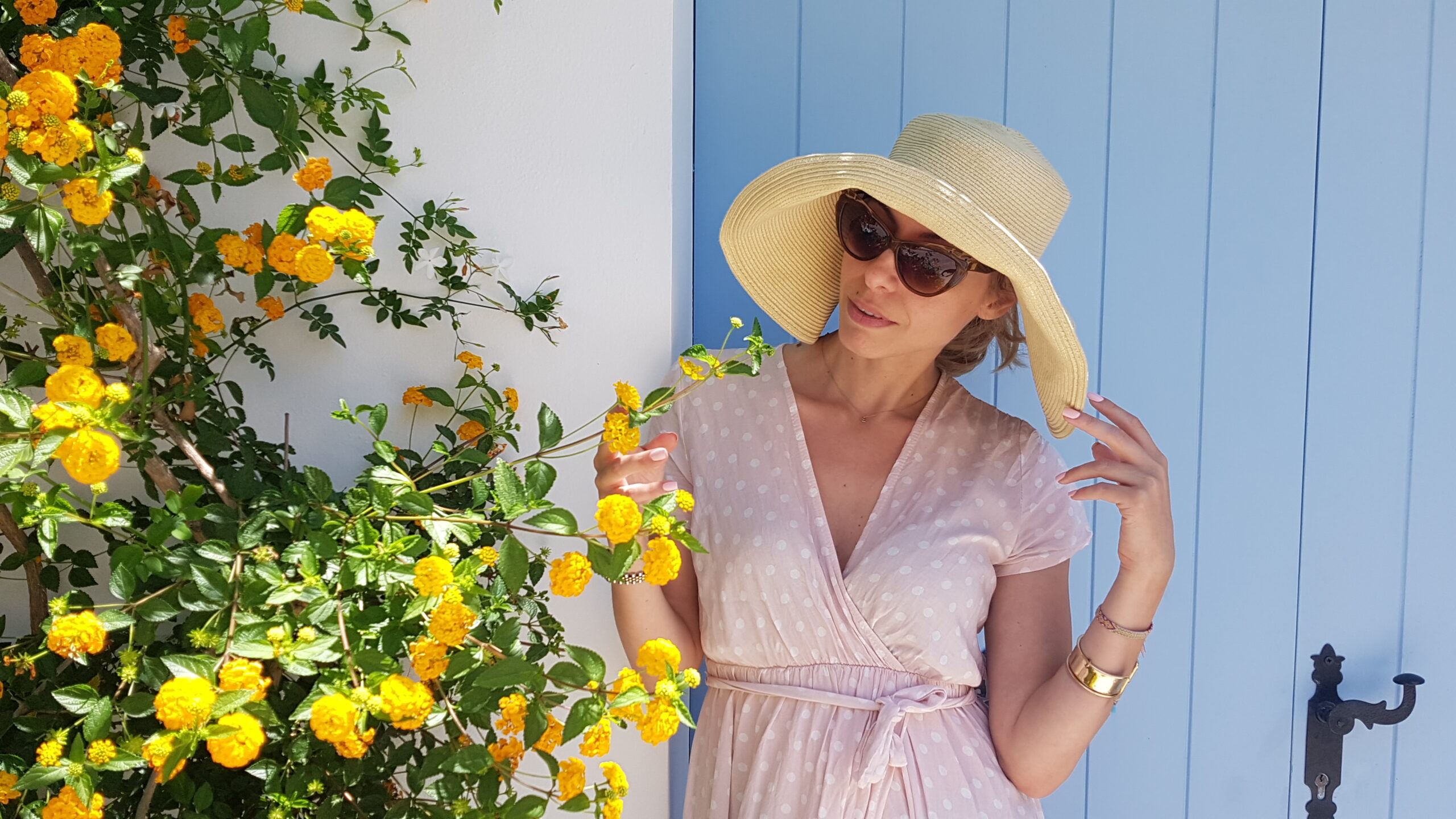 Το travelgirl.gr κάνει βόλτα στις Σπέτσες και θαυμάζει τα παλιά αρχοντικά