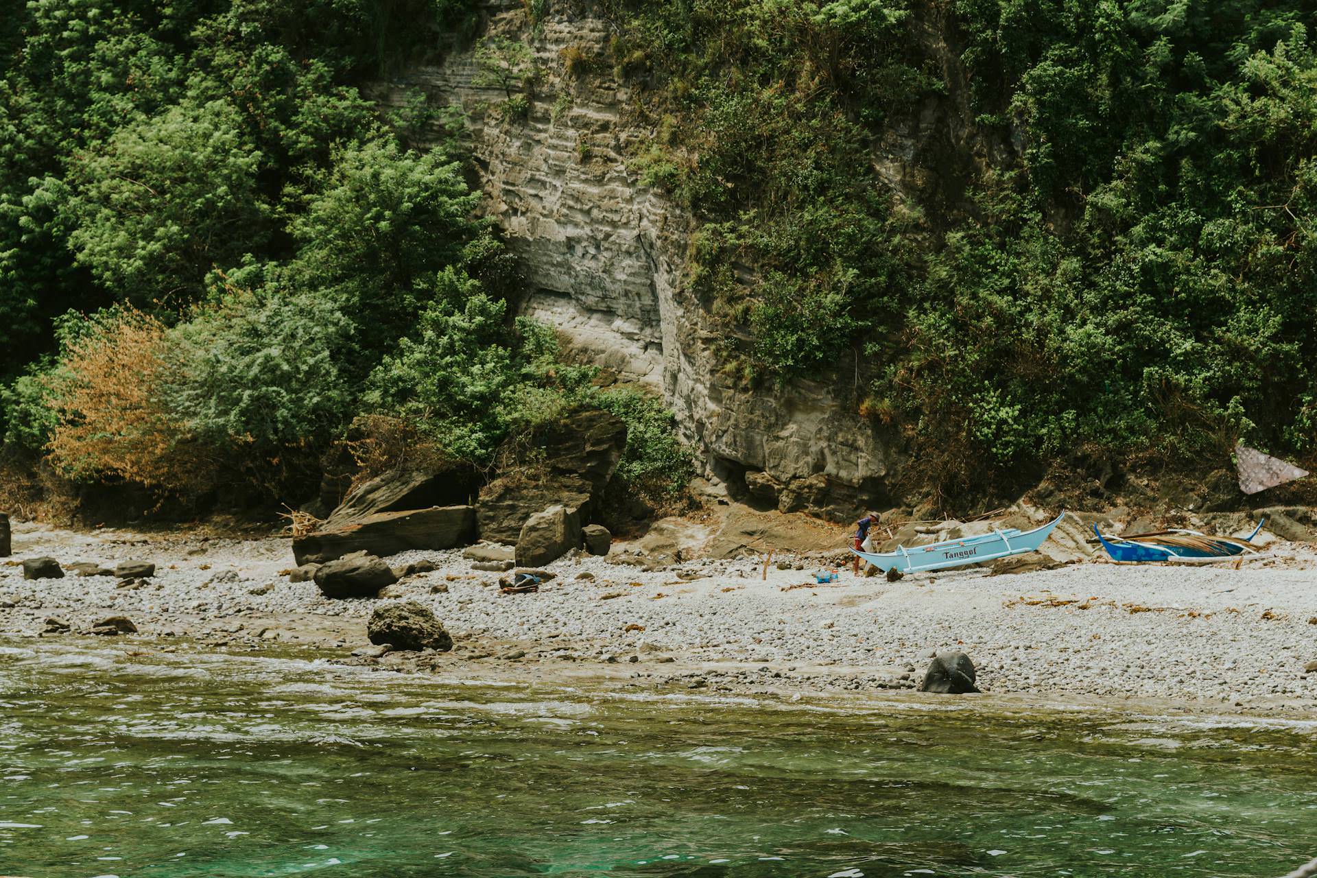 Τζια: Το travelgirl.gr σου προτείνει τις καλύτερες παραλίες με κρυστάλλινα νερά