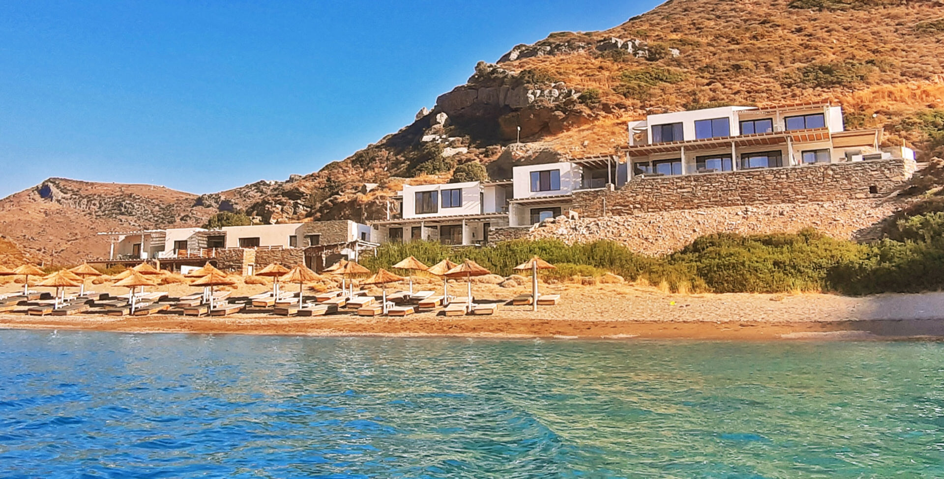 Τζια: Το travelgirl.gr σου προτείνει τις καλύτερες παραλίες με κρυστάλλινα νερά