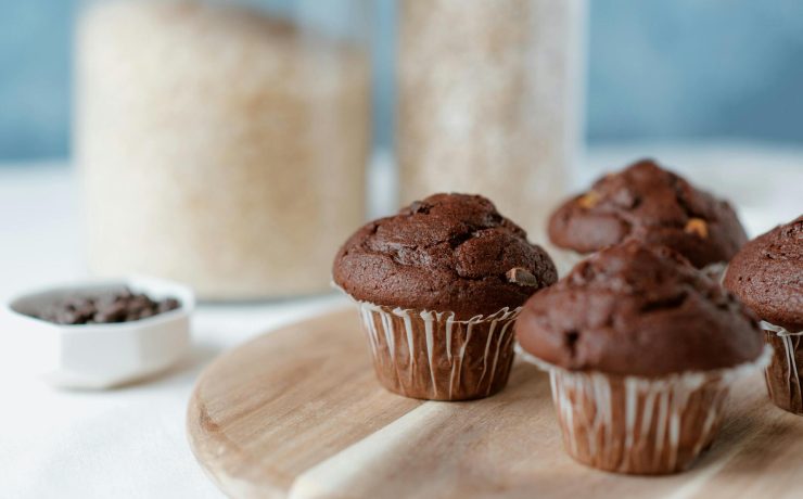 Συνταγή για σοκολατένια cupcakes με 3 υλικά!