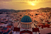 Σύρος: Το travelgirl.gr προτείνει να κάνεις Πάσχα στην "Αρχόντισσα των Κυκλάδων" Photo: gogreeceyourway.gr