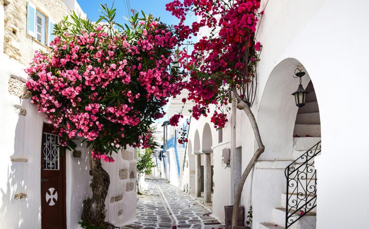 Σύρος: Το travelgirl.gr προτείνει να κάνεις Πάσχα στην "Αρχόντισσα των Κυκλάδων"