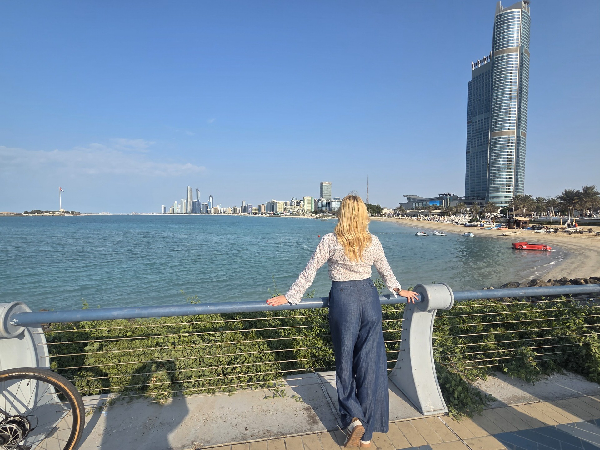 Άμπου Ντάμπι: Ταξιδεύοντας στην καρδιά της αραβικής κουλτούρας και της σύγχρονης πολυτέλειας