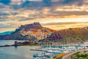 Σαρδηνία: Luxury απόδραση στο "μαργαριτάρι" της Μεσογείου Πηγή φωτογραφίας; https://www.interhome.com/travelguide/destinations/italy/sardinia