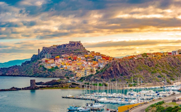 Σαρδηνία: Luxury απόδραση στο "μαργαριτάρι" της Μεσογείου Πηγή φωτογραφίας; https://www.interhome.com/travelguide/destinations/italy/sardinia