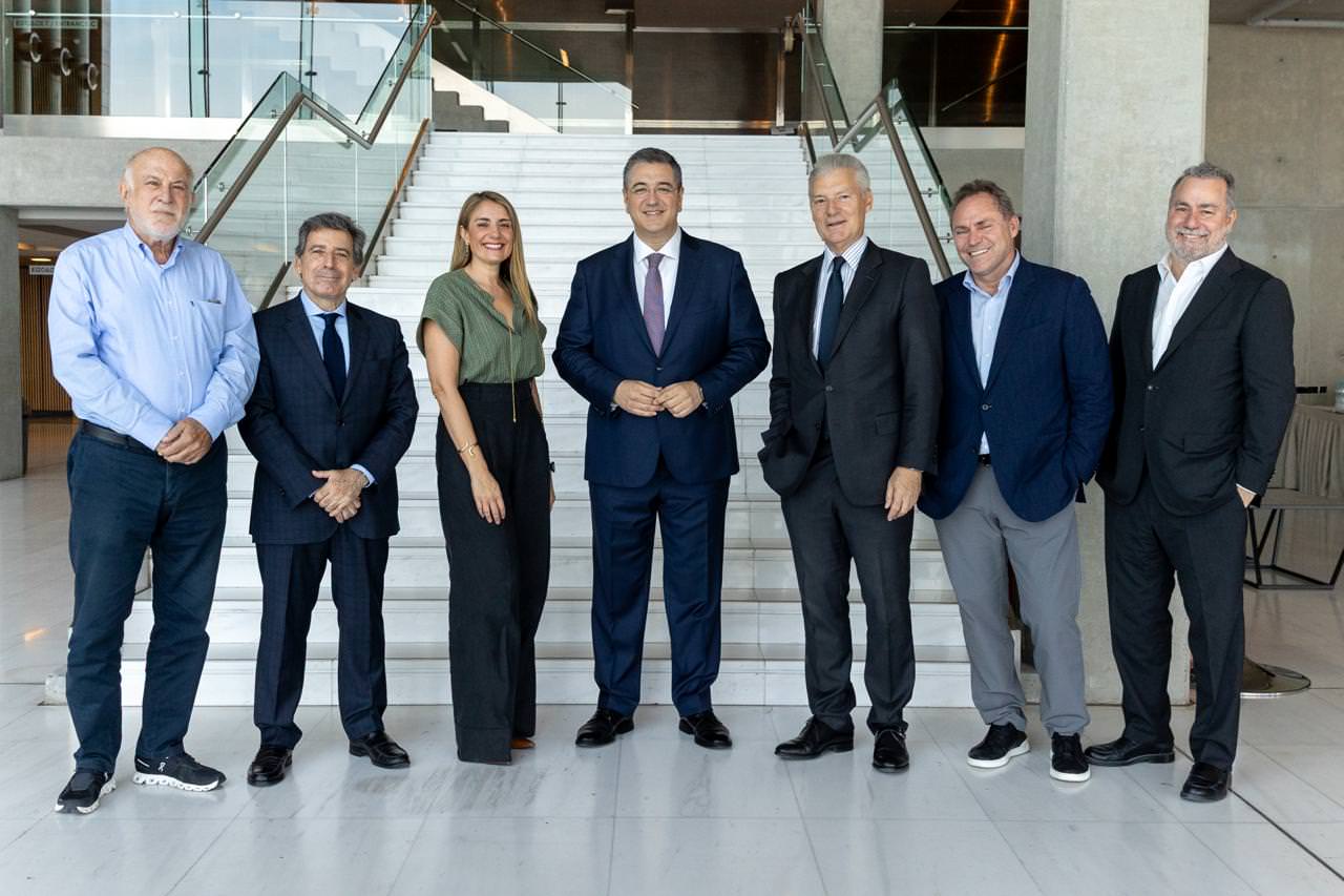 Η πρώτη ενιαία ευρωπαϊκή στρατηγική για τον τουρισμό στη συνάντηση ΣΕΤΕ με Τζιτζικώστα