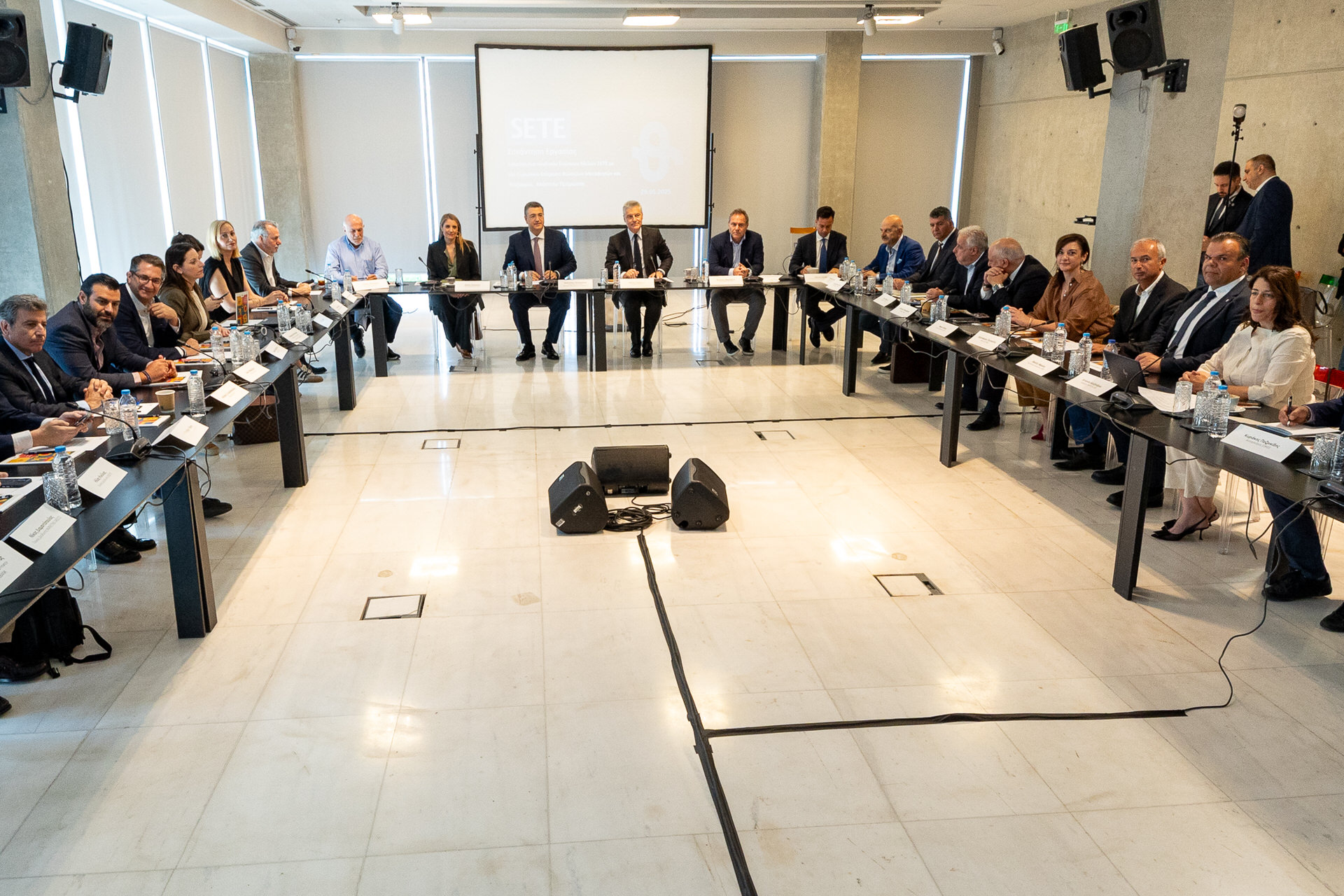 Η πρώτη ενιαία ευρωπαϊκή στρατηγική για τον τουρισμό στη συνάντηση ΣΕΤΕ με Τζιτζικώστα
