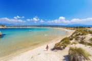 To travelgirl.gr σου παρουσιάζει τις ωραιότερες παραλίες της Πελοποννήσου Πηγή φωτογραφίας: travel.gr, shutterstock