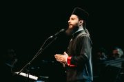 Ο Πατέρας Νικόδημος επιστρέφει για μια συναυλία στο Κατράκειο Θέατρο Νίκαιας στις 23 Ιουνίου