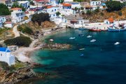 Θύμαινα: Ήρεμες καλοκαιρινές διακοπές στο κρυμμένο "διαμάντι" του Αιγαίου Πηγή φωτογραφίας: travel.gr, Milan Gonda/Shutterstock
