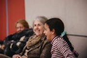 Το διαγενεακό εργαστήριο "Να σου πω ένα παραμύθι" επιστρέφει