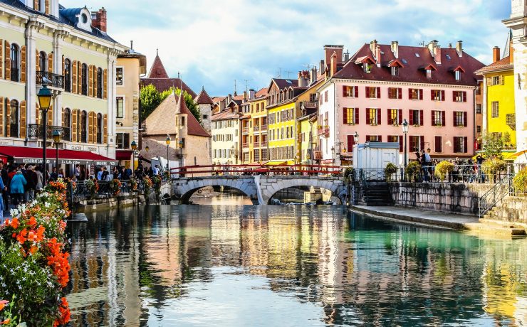 Annecy: Ένα διαμάντι των Γαλλικών Άλπεων που αιχμαλωτίζει τις καρδιές Πηγή φωτογραφίας: travel.gr, Shutterstock