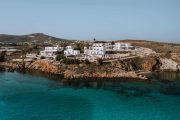 Πάρος: Το καλύτερο νησί στον κόσμο για το 2025 σύμφωνα με το Travel + Leisure Πηγή φωτογραφίας: https://www.sunchasingtravelers.com/