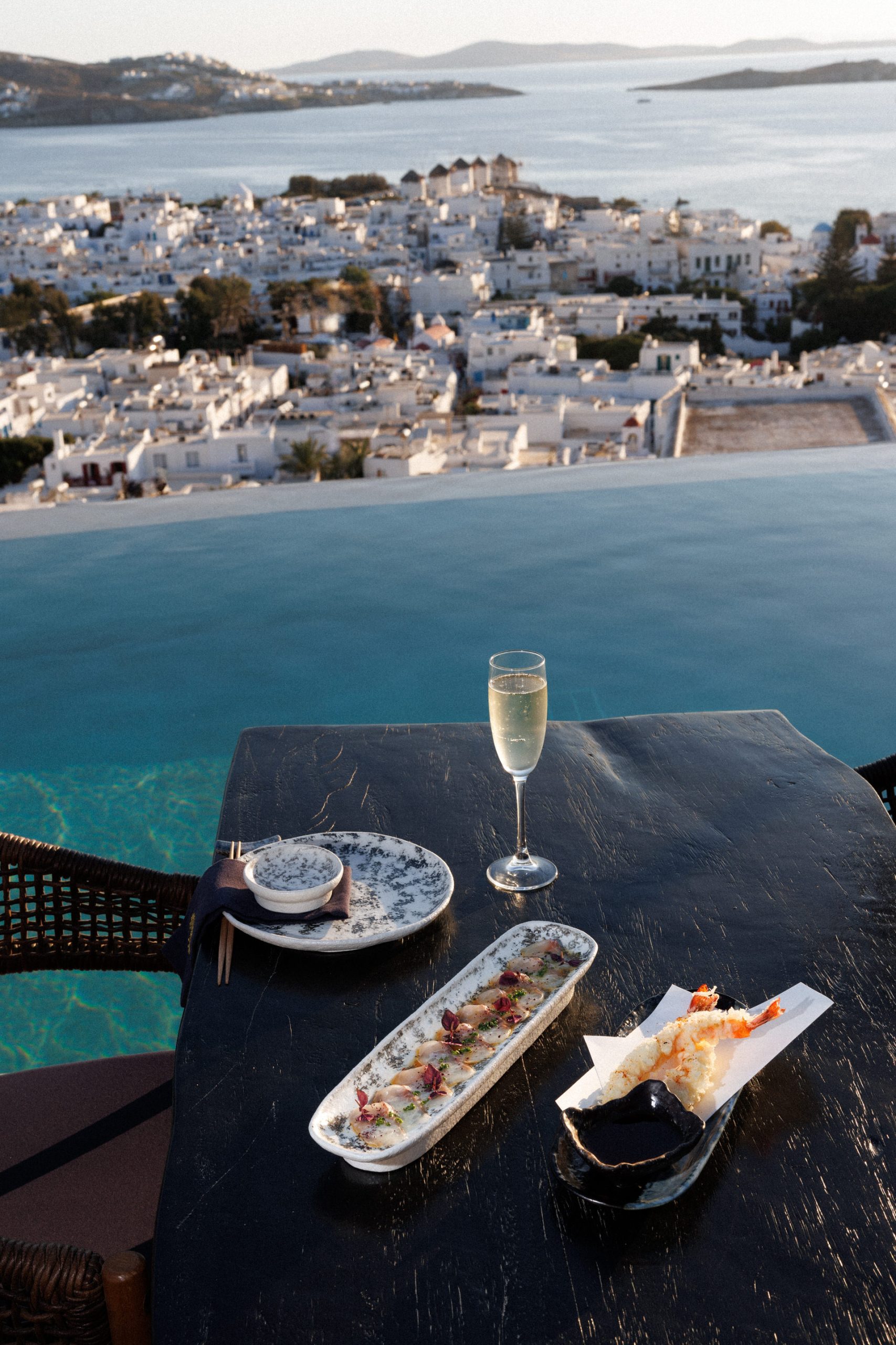 Kiku Mykonos: Ένα ταξίδι γεύσεων στην καρδιά του Αιγαίου