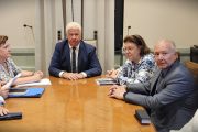 Επίσκεψη της Υπουργού Πολιτισμού Λίνας Μενδώνη στην Κέρκυρα: Συνάντηση με τον Περιφερειάρχη Ιονίων Νήσων