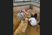 Καλοκαίρι στην Πόλη. Καλοκαίρι στον «Ελληνικό Κόσμο»: Το τέταρτο δεκαήμερο