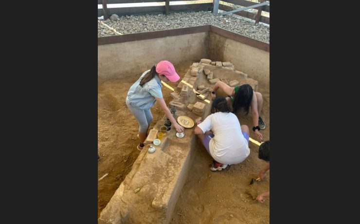 Καλοκαίρι στην Πόλη. Καλοκαίρι στον «Ελληνικό Κόσμο»: Το τέταρτο δεκαήμερο