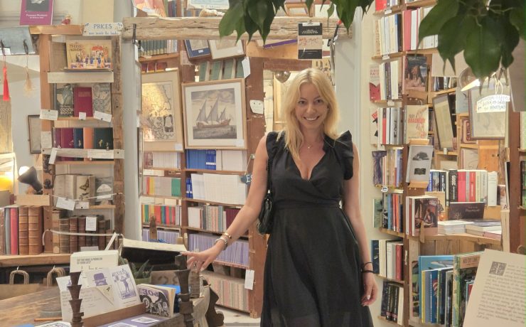 Atlantis Books: Επισκεφθήκαμε το πιο μαγικό βιβλιοπωλείο του κόσμου που βρίσκεται στην Σαντορίνη!