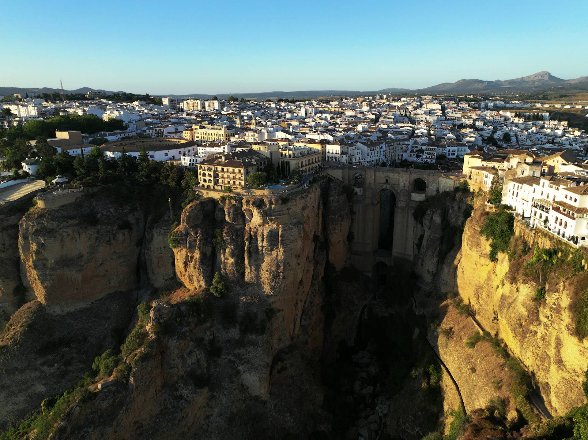 Ταξίδι στην εκθαμβωτική Ρόντα στην καρδιά της Ανδαλουσίας