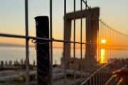 "Δεν βάζεις σύρμα στην ψυχή ενός τόπου": Παρέμβαση του Ναξιώτη Γιώργου Βάλλη για την Πορτάρα Νάξου