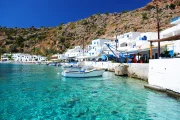 Ταξίδι στα Σφακιά: Η άγρια ομορφιά της Κρήτης Πηγή φωτογραφίας: https://www.expedia.com/