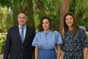 Η Υπουργός Τουρισμού στον διαγωνισμό ζωγραφικής για τη φιλοξενία
