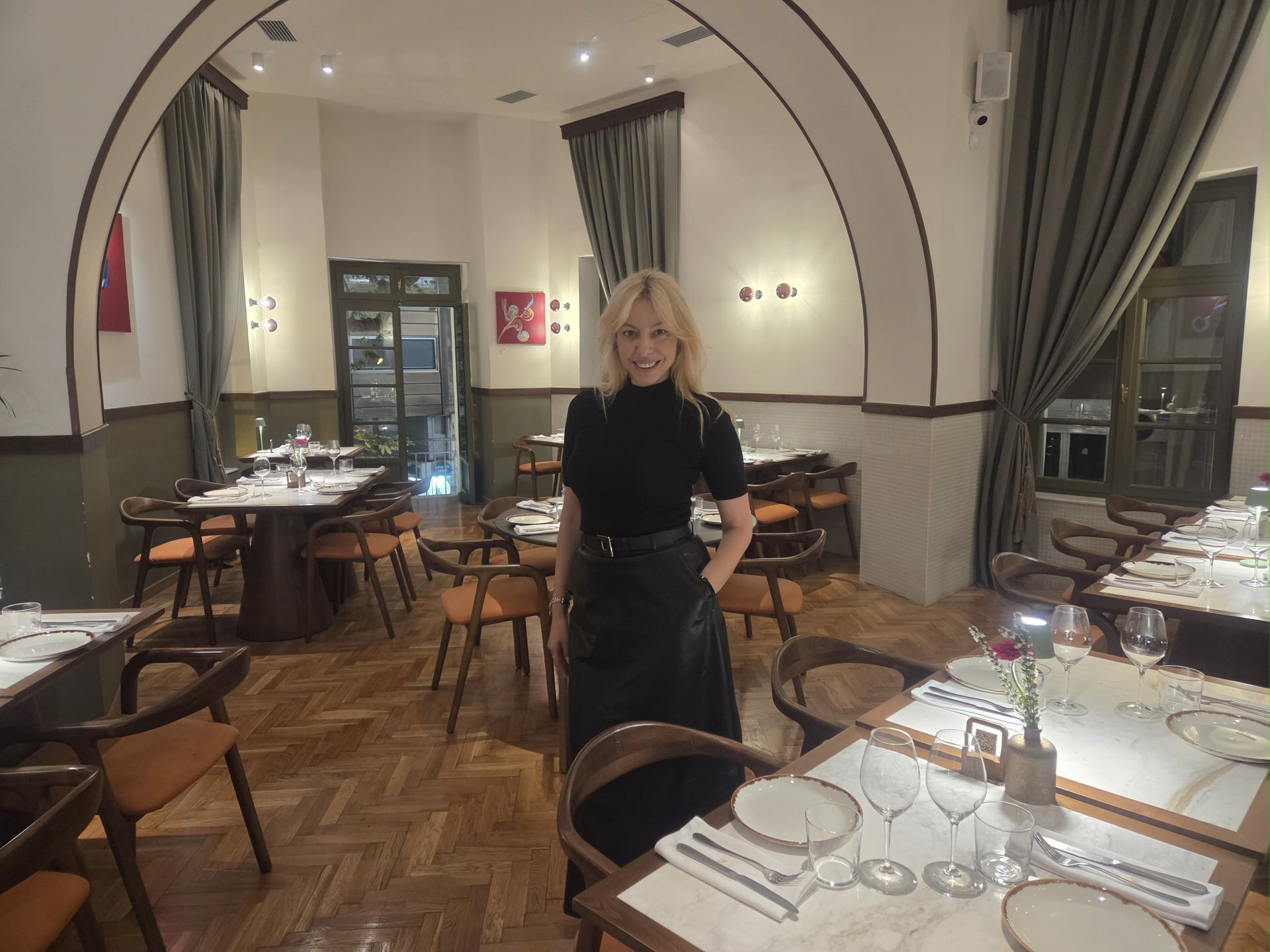 Ateno Cook & Deli: Ο Νίκος Καραθάνος μας ξανασυστήνει την ελληνική κουζίνα με μία σύγχρονη ματιά