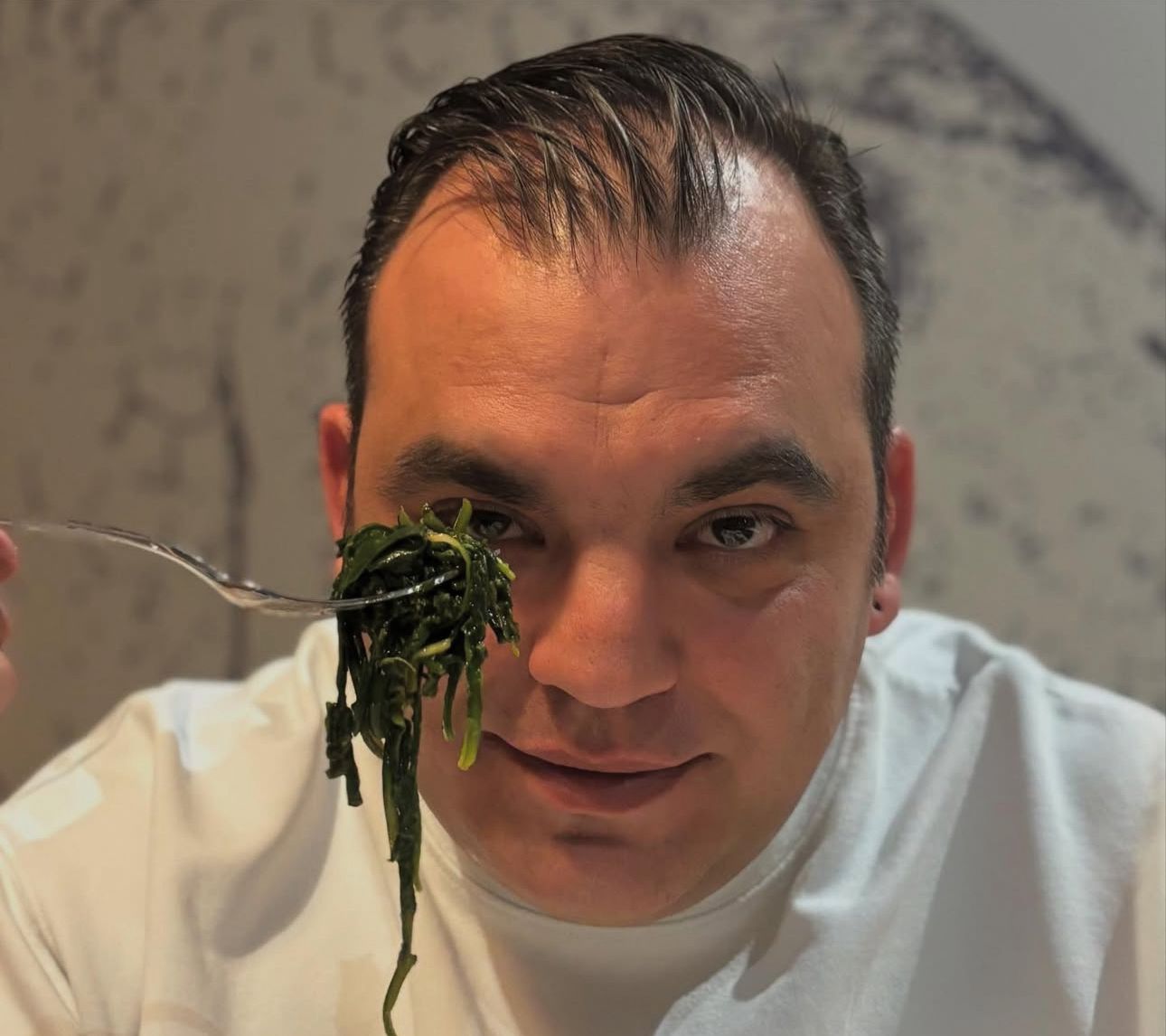 Ateno Cook & Deli: Ο Νίκος Καραθάνος μας ξανασυστήνει την ελληνική κουζίνα με μία σύγχρονη ματιά