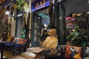 ZU Champagneria: Δοκιμάσαμε το μενού στο νέο στέκι στην πλατεία Αγίας Ειρήνης