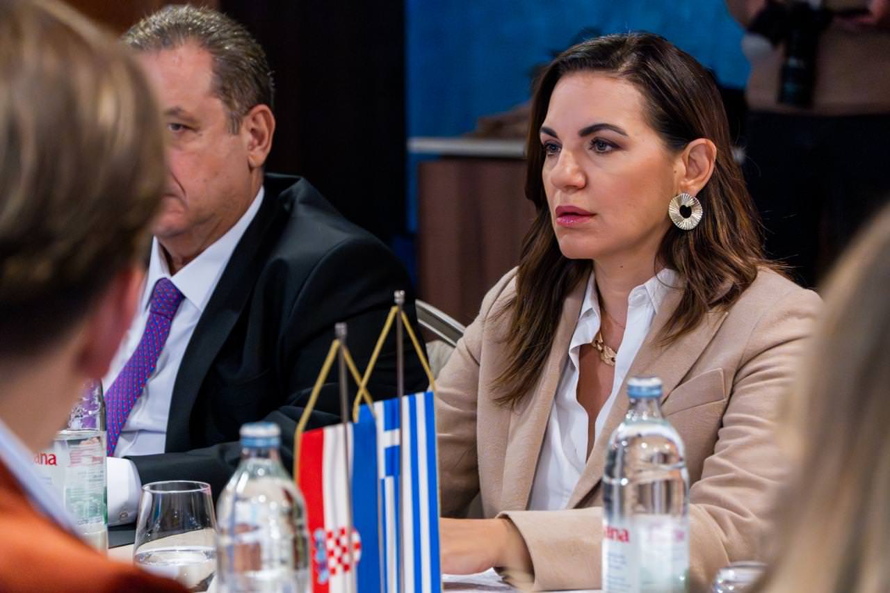  Διμερής συνάντηση της Υπουργού Τουρισμού με τον Κροάτη ομόλογό της για την ενίσχυση στρατηγικής συνεργασίας στον τουρισμό