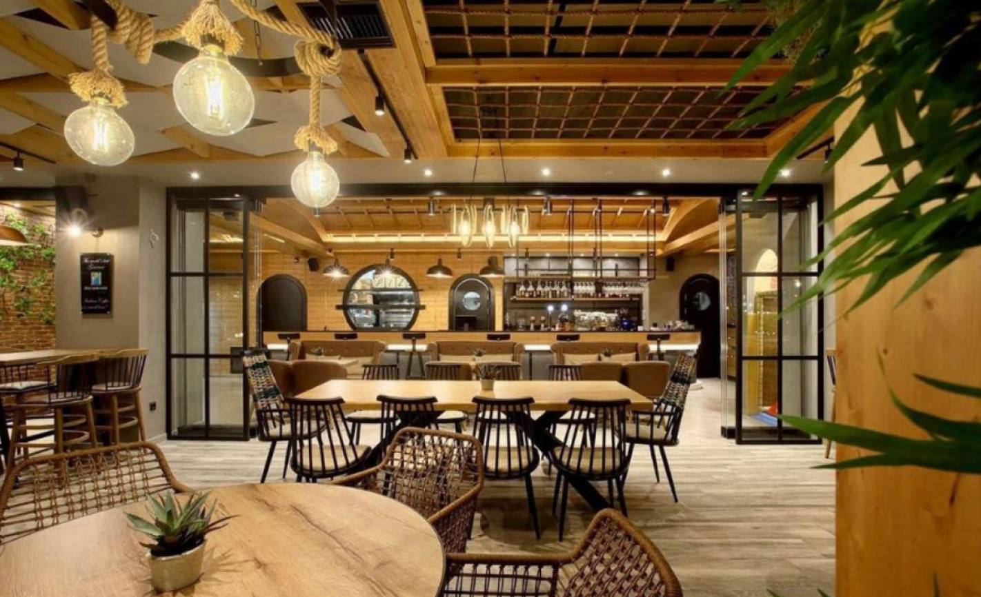 Bounty All Aboard: Ένα γαστρονομικό ταξίδι στην καρδιά του Πειραιά με καπετάνιο τον Γιώργο Νησίριο