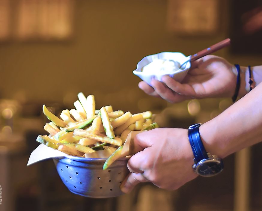 «Μπριγκάντα»: Ένας ζεστός χώρος στην Πεύκη αφιερωμένος στο καλό κρέας και το σπιτικό φαγητό