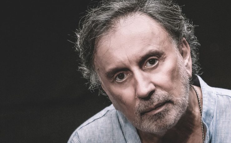 Καλοήθη παράσιτα: Κυκλοφόρησε από τις Εκδόσεις Βακχικόν