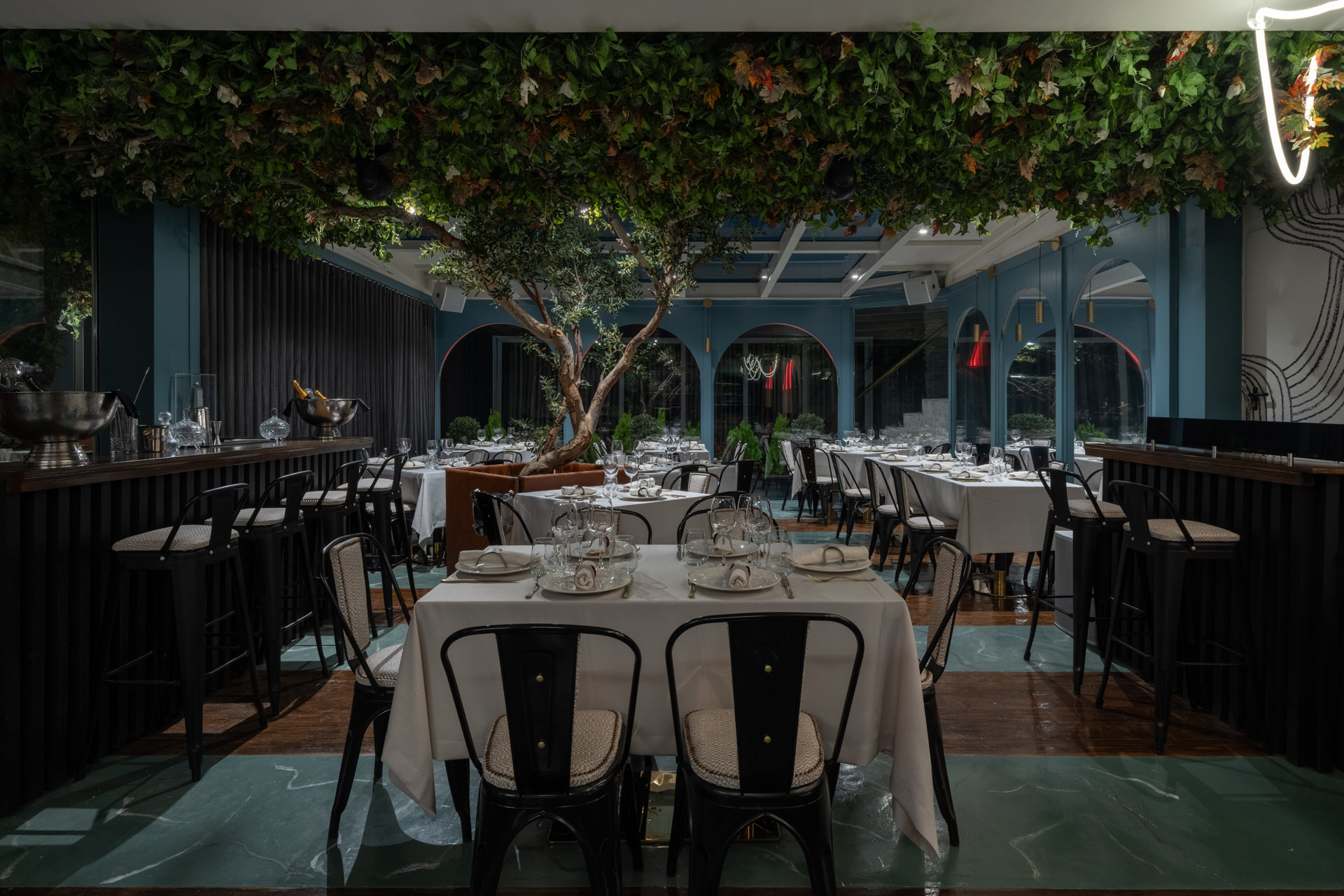  Sea You: Η θαλασσινή «απόβαση» στην καρδιά του Κολωνακίου