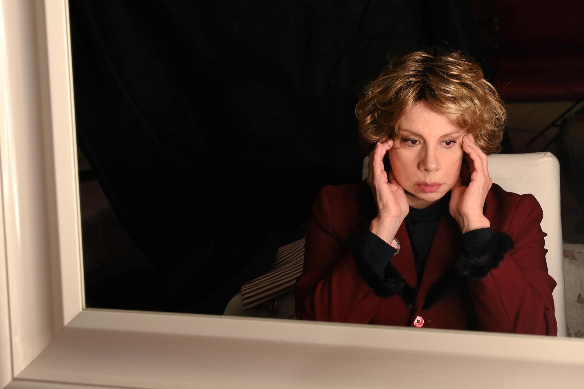 ΛΕΝΙ ΡΙΦΕΝΣΤΑΛ με τους Άννα Αδριανού και Βασίλη Αφεντούλη στον Μικρό Κεραμεικό