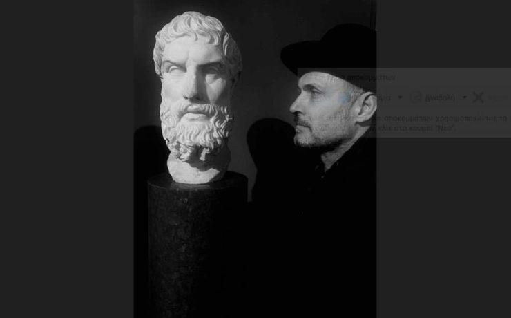 Ο Σπύρος Πώρος μιλάει στο travelgirl.gr για τη νέα έκθεσή του «Αποτύπωμα 30» και τις σημαντικές στιγμές της καριέρας του