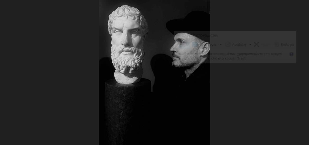 Ο Σπύρος Πώρος μιλάει στο travelgirl.gr για τη νέα έκθεσή του «Αποτύπωμα 30» και τις σημαντικές στιγμές της καριέρας του