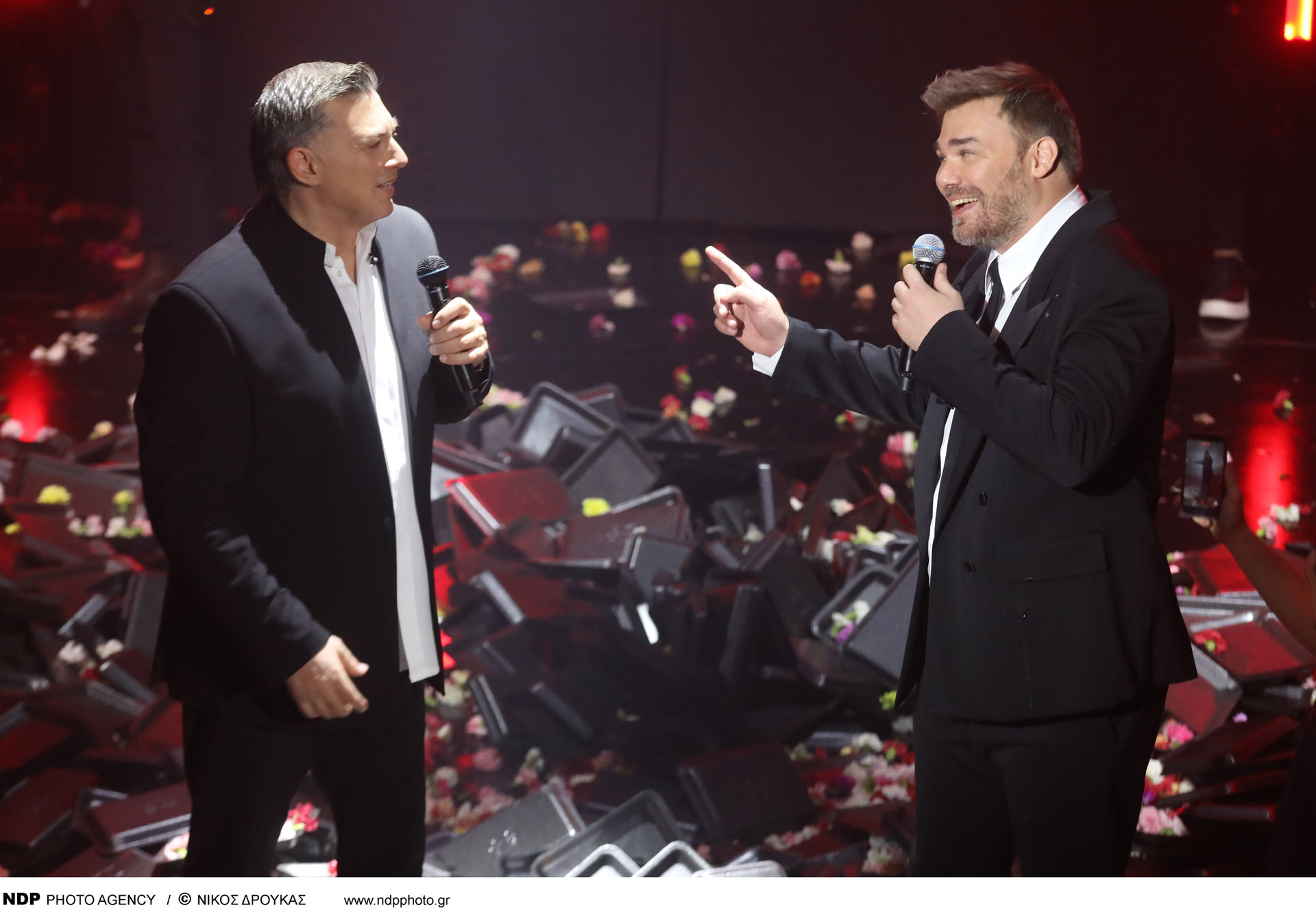 Votanikos: Sold out πρεμιέρα με πρωταγωνιστές τους Γιώργο Σαμπάνη και Νίκο Μακρόπουλο!