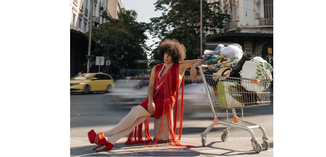 «Άζζα» του Βλάσση Χρυσικόπουλου: Από 17 Δεκεμβρίου στη Σκηνή Brecht 2510