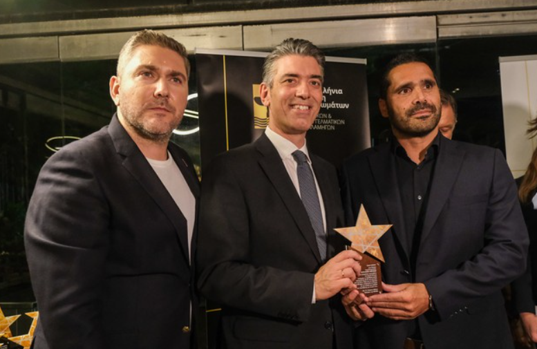 Λαμπερή εκδήλωση της ΠΕΠΙΕΘ και του Cpt Dr. Γιώργου Βάλλη: Οι τιμητικές πλακέτες στους αφανείς ήρωες της καθημερινότητας