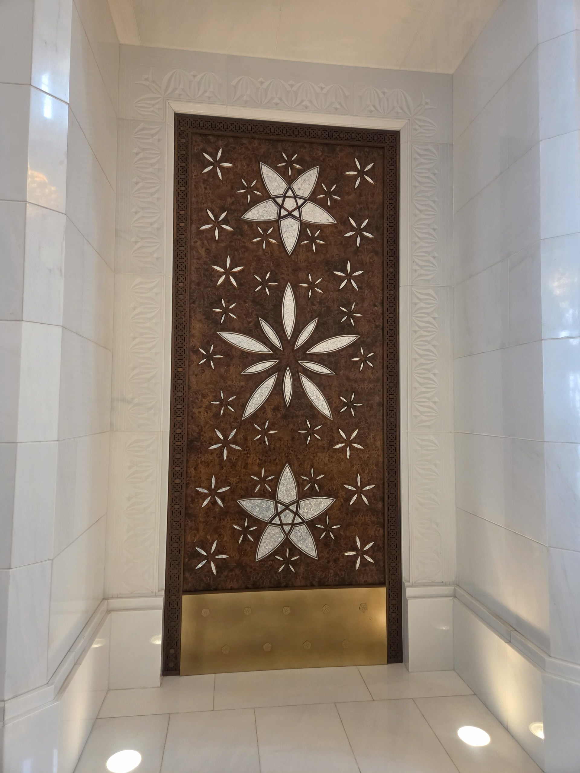 Η προσωπική μου εμπειρία στο Μεγάλο Τζαμί του Σεΐχη Ζάιντ στο Άμπου Ντάμπι