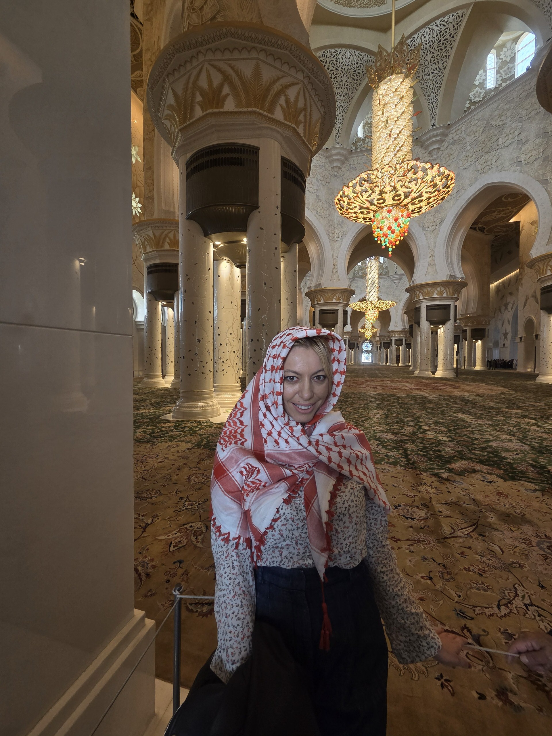 Η προσωπική μου εμπειρία στο Μεγάλο Τζαμί του Σεΐχη Ζάιντ στο Άμπου Ντάμπι