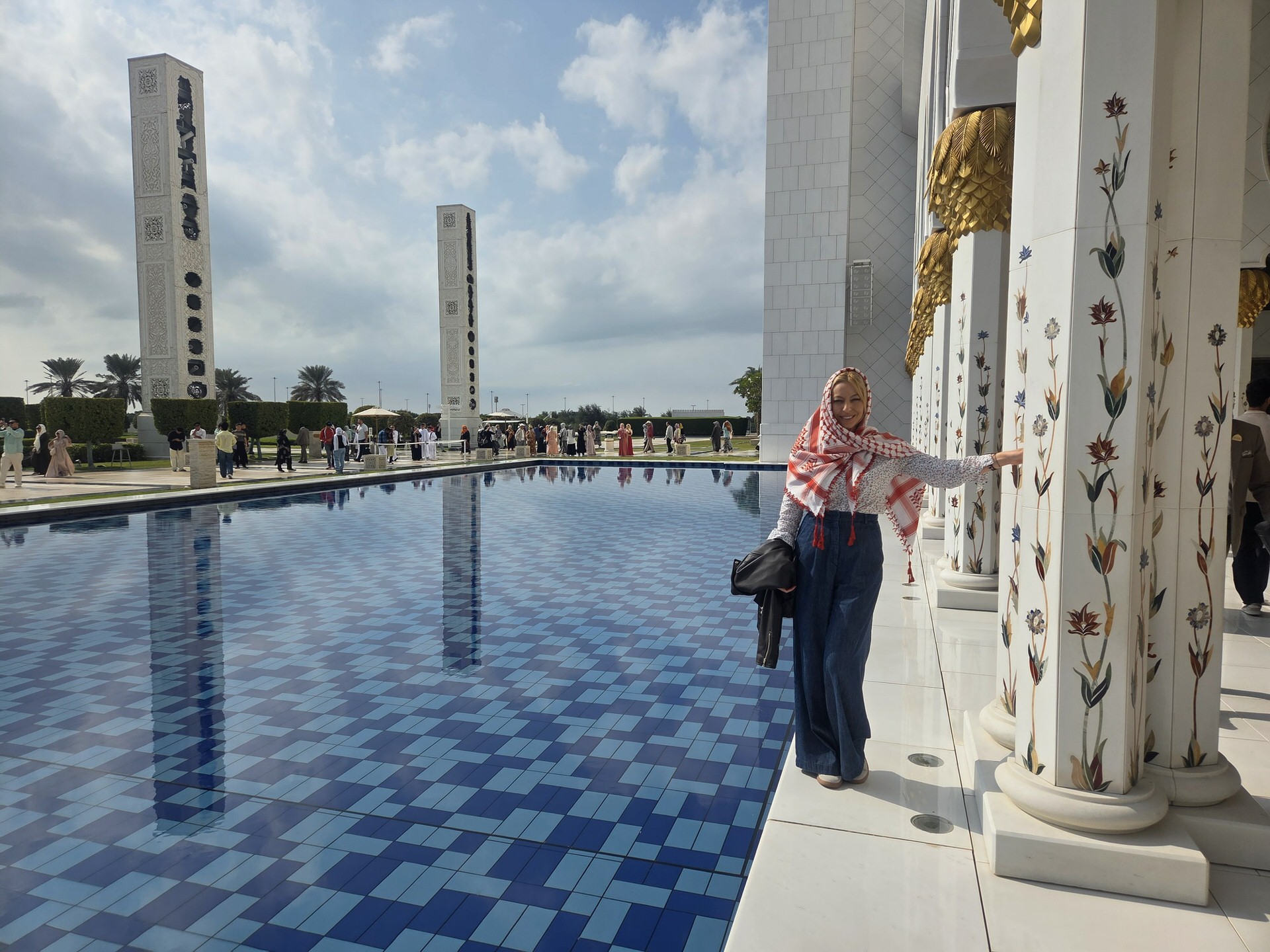 Η προσωπική μου εμπειρία στο Μεγάλο Τζαμί του Σεΐχη Ζάιντ στο Άμπου Ντάμπι