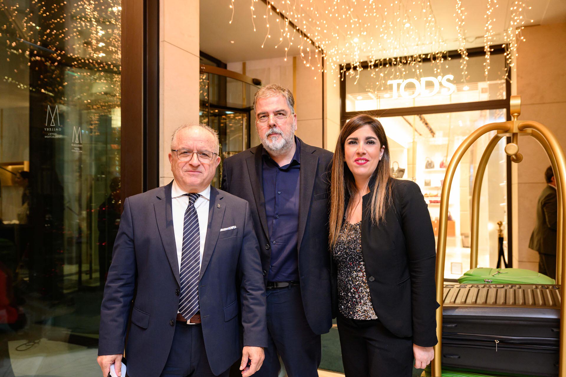 Λαμπερή τελετή ανάμματος του χριστουγεννιάτικου δέντρου στο Athens Capital Hotel & Athens Capital Suites – MGallery Collection