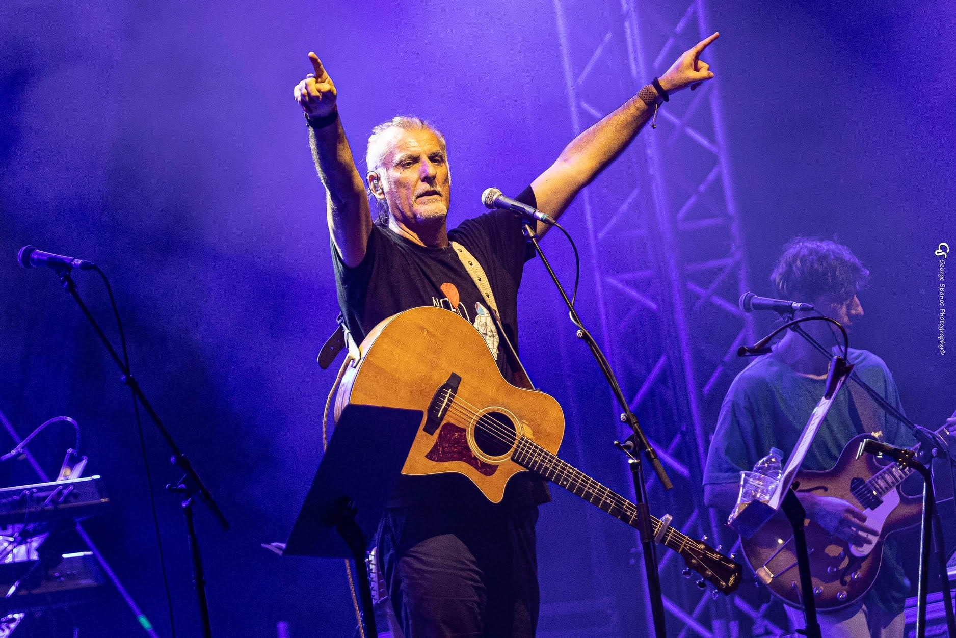 «Για τις παλιές αγάπες...»: Οι ΠΥΞ ΛΑΞ συνεχίζουν δυναμικά τις ζωντανές τους εμφανίσεις για όλα τα Σάββατα του Ιανουαρίου