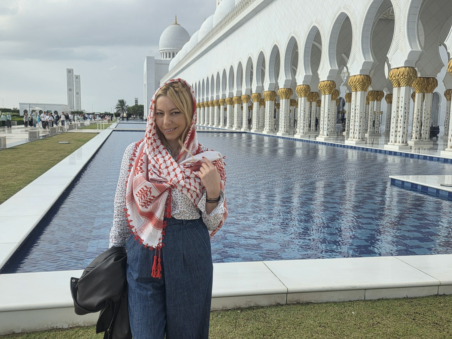 Η προσωπική μου εμπειρία στο Μεγάλο Τζαμί του Σεΐχη Ζάιντ στο Άμπου Ντάμπι